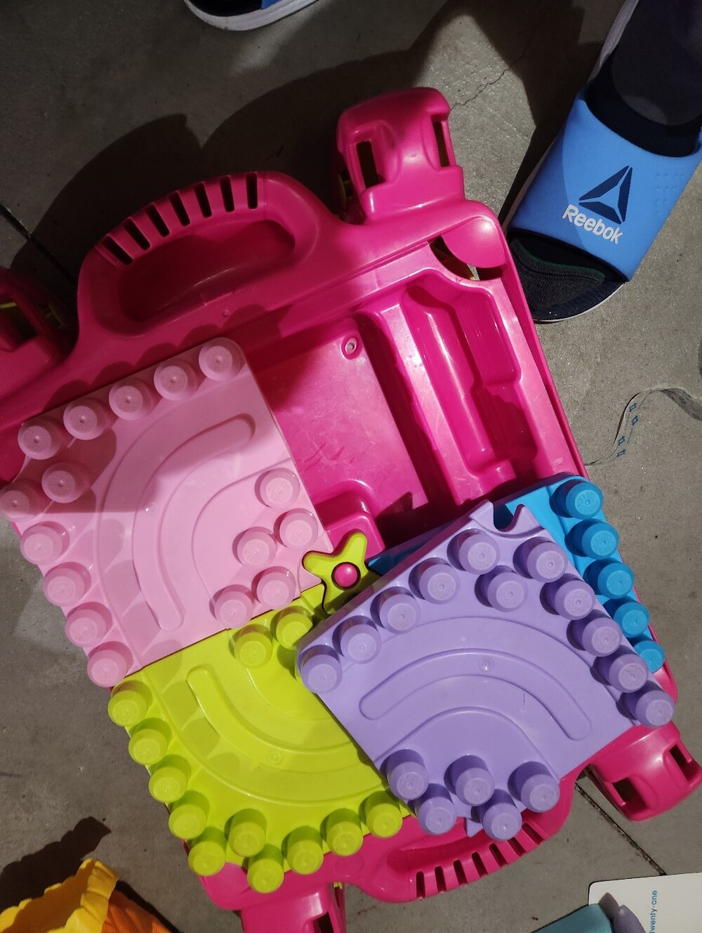 Kids Building Play Tray - Pink, Blue, Green, Purple G - Picture 2 of 4